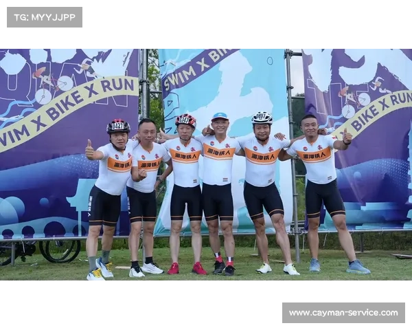 从游泳出发骑行飞驰奔跑冲向终点铁人三项的极限挑战征程考验毅力荣耀梦想